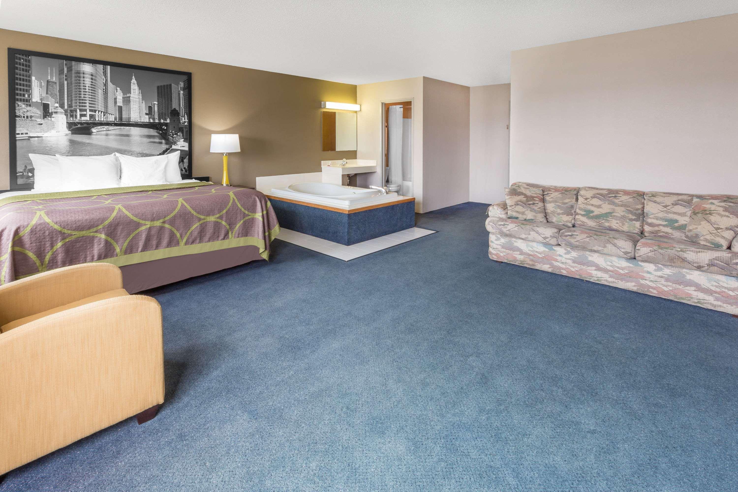Super 8 By Wyndham Hebron Lowell Area Exterior foto