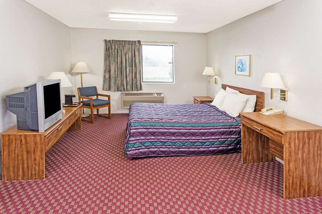 Super 8 By Wyndham Hebron Lowell Area Cameră foto